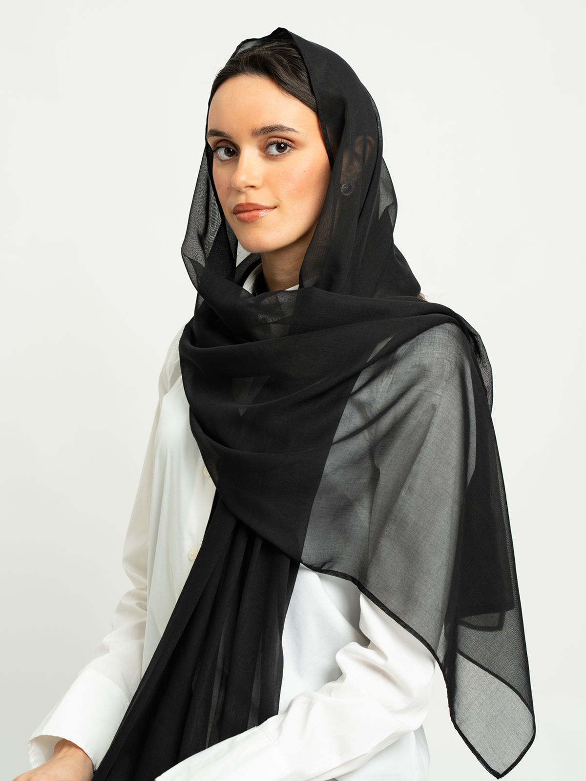 101fw2601saplbk-black-single-voile-tarha-one-layer-plain-voile-tarha-1-base.jpg طرحه بوال طبقة أسود - الصورة 1